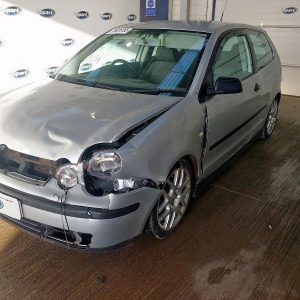 VOLKSWAGEN POLO