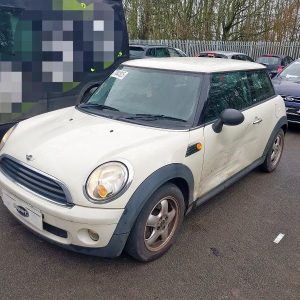 MINI HATCHBACK