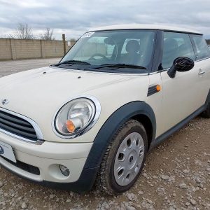 MINI HATCHBACK