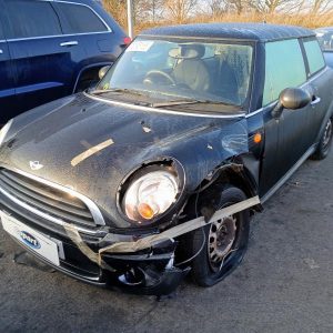 MINI HATCHBACK