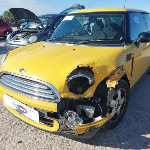 MINI HATCHBACK