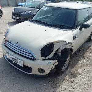 MINI HATCHBACK