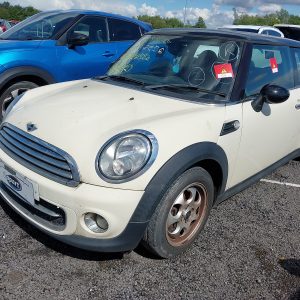 MINI HATCHBACK