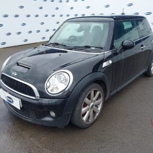 MINI HATCHBACK