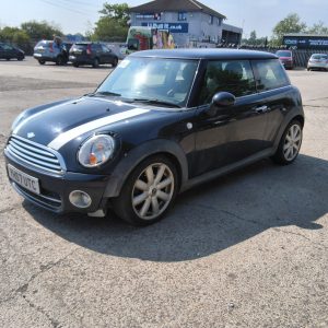 MINI HATCHBACK