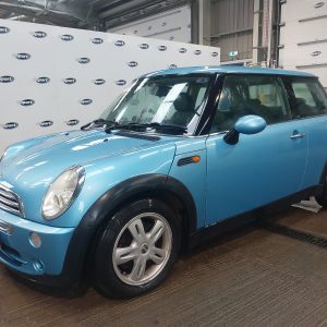 MINI HATCHBACK